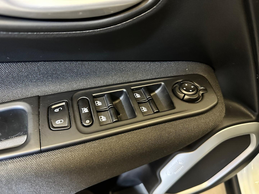 Foto do veículo JEEP RENEGADE  SPORT AT 2021 11.315 KM 85.900,00