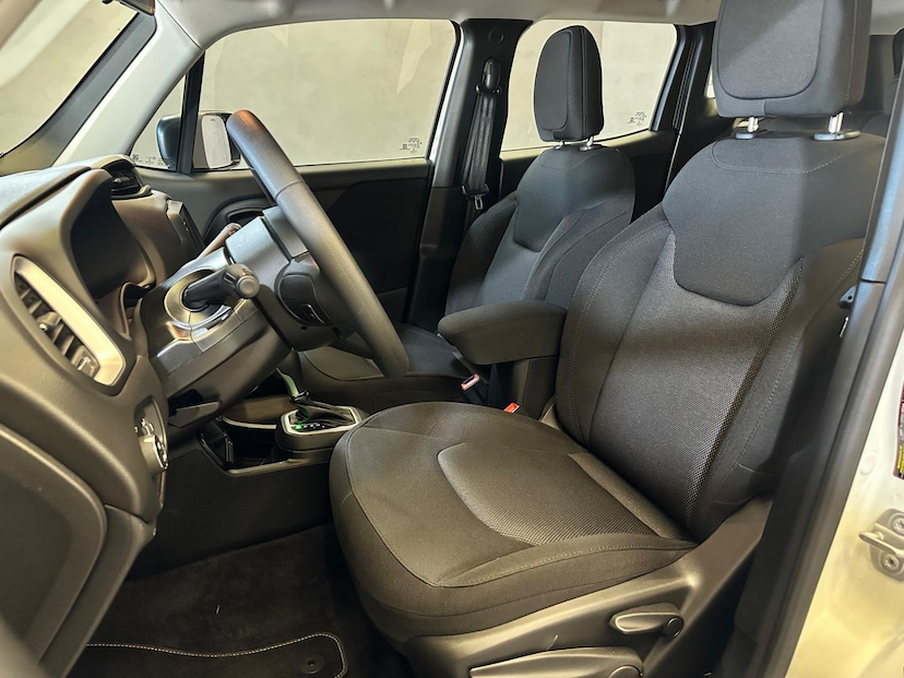 Foto do veículo JEEP RENEGADE  SPORT AT 2021 11.315 KM 85.900,00