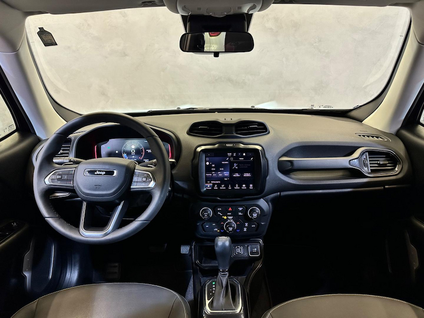 Foto do veículo JEEP RENEGADE  LGTD T270 2024 8.275 KM 119.900,00