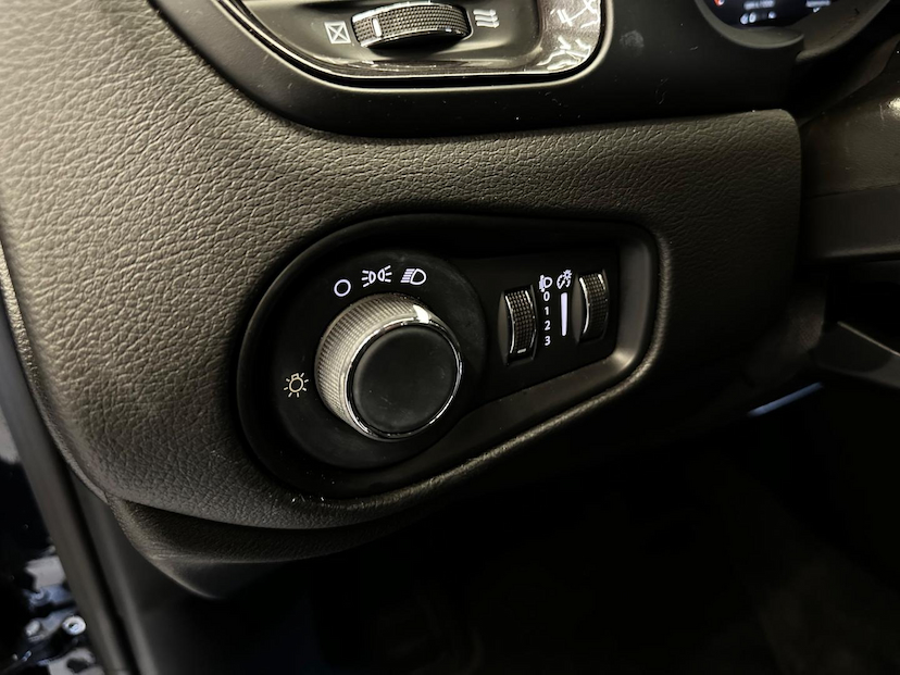 Foto do veículo JEEP RENEGADE  LGTD T270 2024 8.275 KM 119.900,00