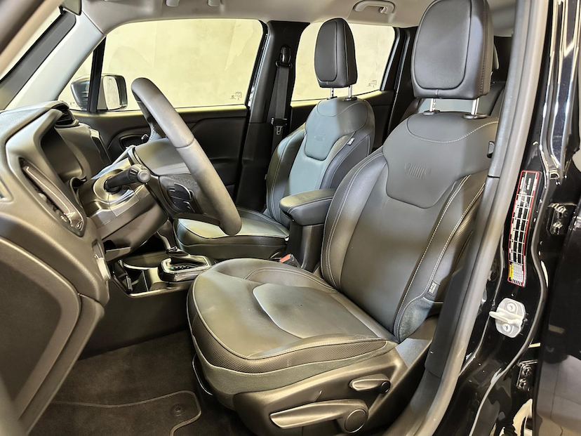 Foto do veículo JEEP RENEGADE  LGTD T270 2024 8.275 KM 119.900,00