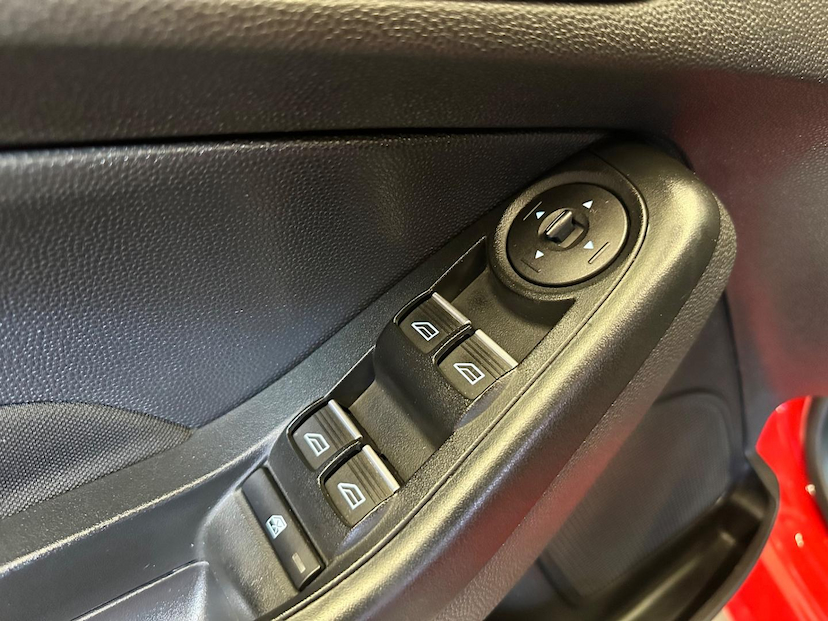 Foto do veículo FORD FIESTA  10SEL GTDI AUT 2018 93.136 KM 59.900,00