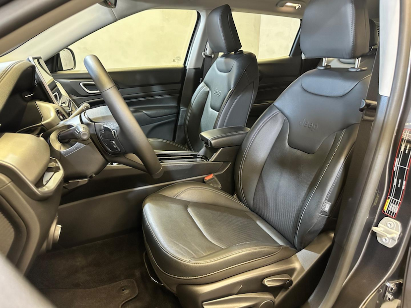 Foto do veículo JEEP COMPASS  LONG T 2025 11.740 KM 172.900,00