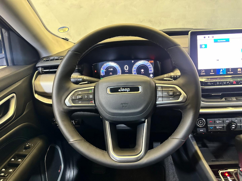Foto do veículo JEEP COMPASS  LONG T 2025 11.740 KM 172.900,00