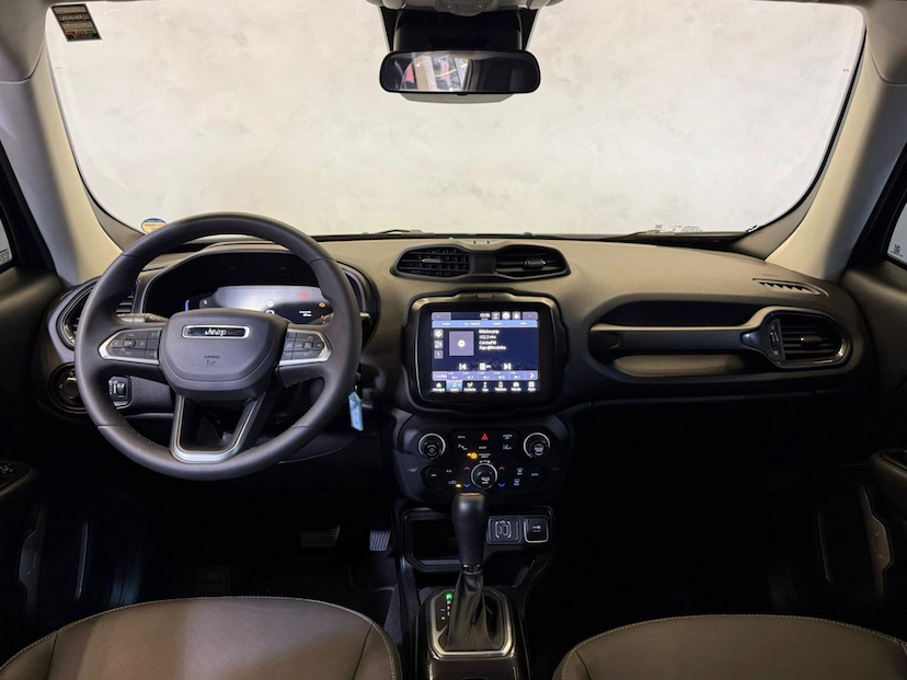 Foto do veículo JEEP RENEGADE  LONGITUDE T270 1.3 TB 4X2 FLEX AUT 2025 14.736 KM 115.900,00