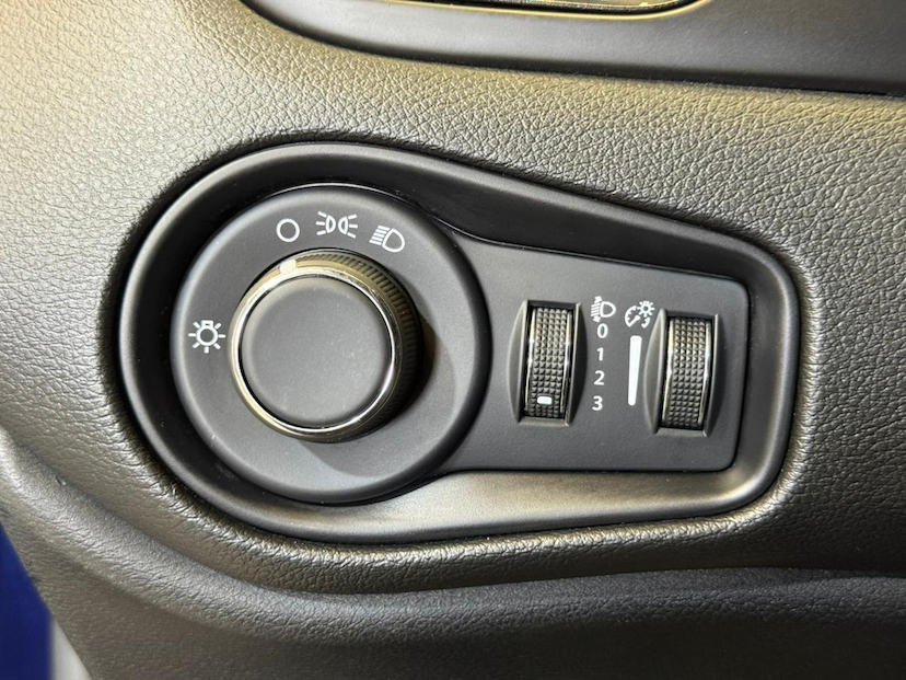 Foto do veículo JEEP RENEGADE  LONGITUDE T270 1.3 TB 4X2 FLEX AUT 2025 14.736 KM 115.900,00