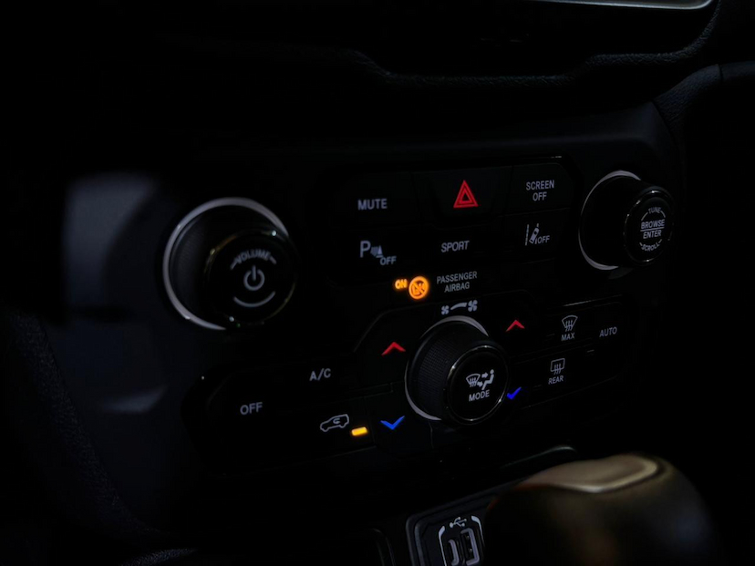 Foto do veículo JEEP RENEGADE  LONGITUDE T270 1.3 TB 4X2 FLEX AUT 2025 14.736 KM 115.900,00