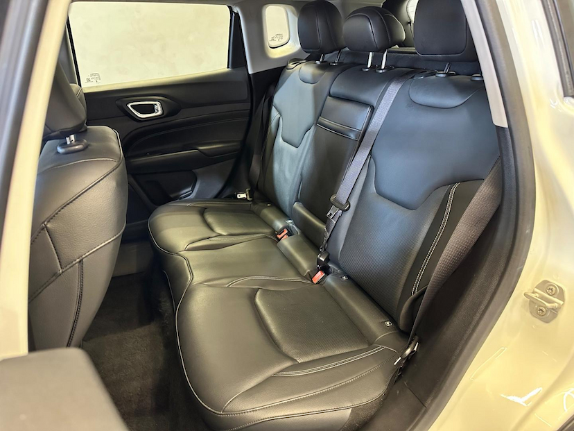 Foto do veículo JEEP COMPASS  LONG TF 2024 14.460 KM 151.900,00