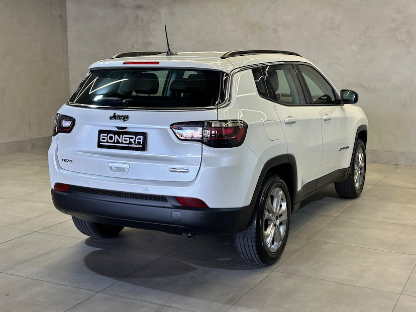 Foto do veículo JEEP COMPASS  LONG TF 2024 14.460 KM 151.900,00