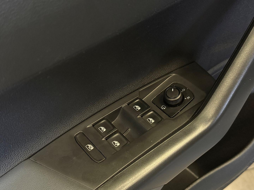 Foto do veículo VOLKSWAGEN NIVUS  HL TSI 2022 67.900 KM 112.900,00