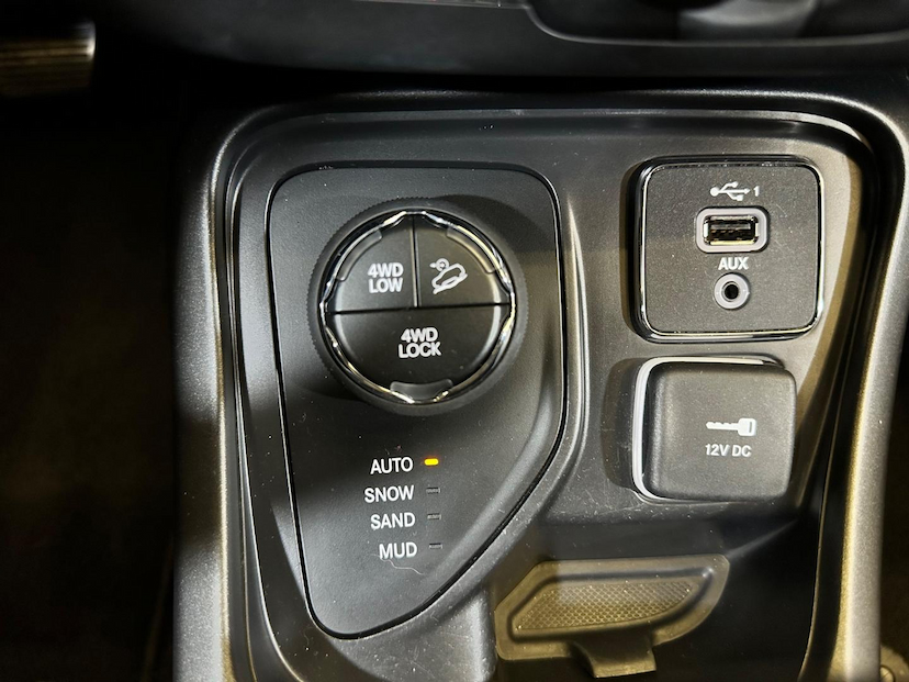 Foto do veículo JEEP COMPASS  LONGITUDE D 2020 54.000 KM 118.900,00