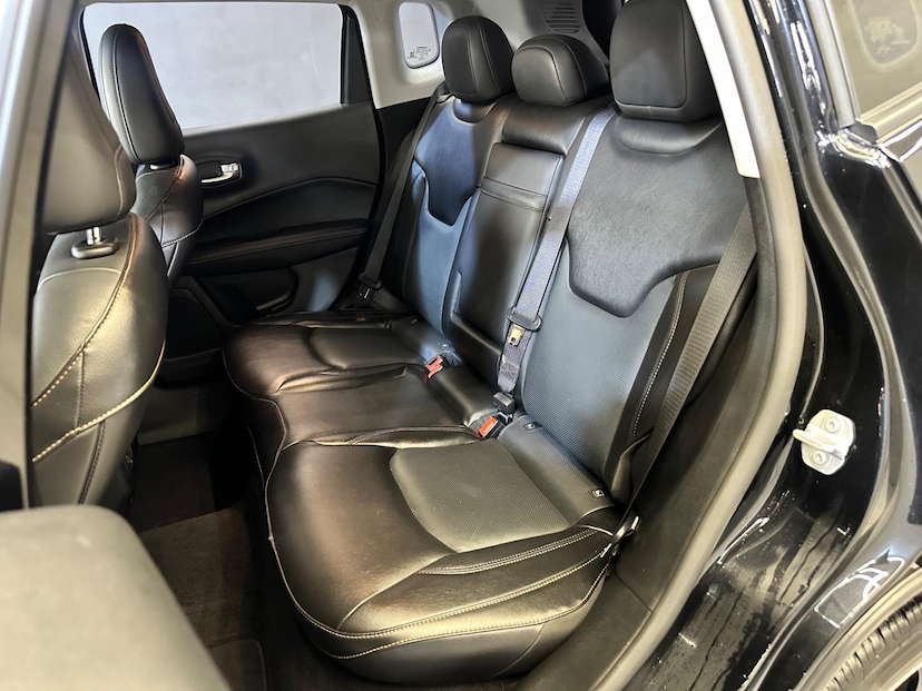 Foto do veículo JEEP COMPASS  LONGITUDE D 2020 54.000 KM 118.900,00