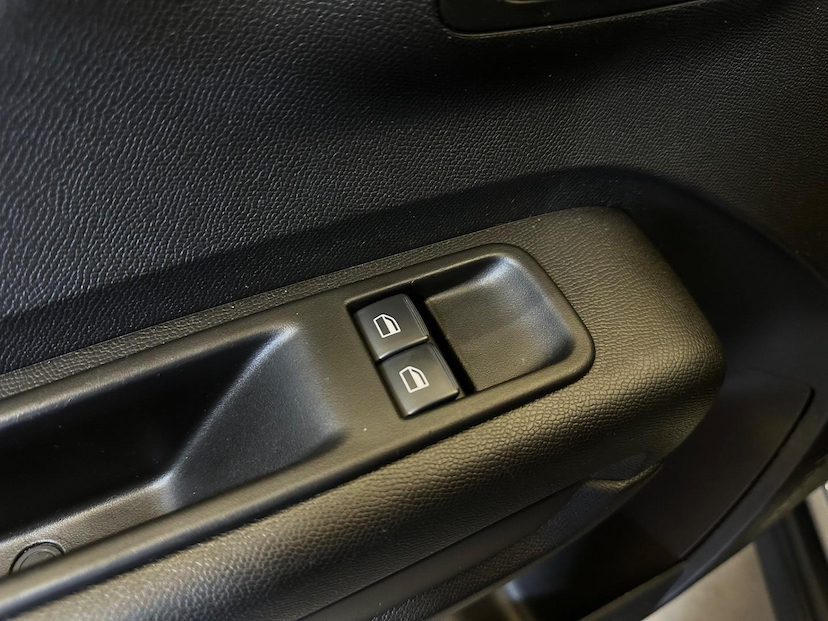 Foto do veículo CITROËN C3  LIVE PK 1.0 2024 6.613 KM 68.900,00