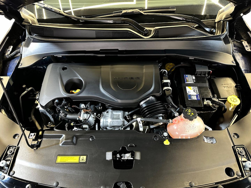 Foto do veículo JEEP COMPASS  LONG. T270 1.3 TB 4X2 FLEX AUT. 2023 44.405 KM 134.900,00