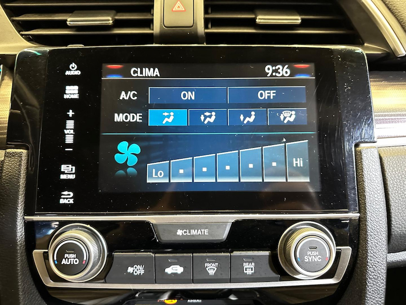 Foto do veículo HONDA CIVIC  TOURING CVT 2020 108.784 KM 142.900,00