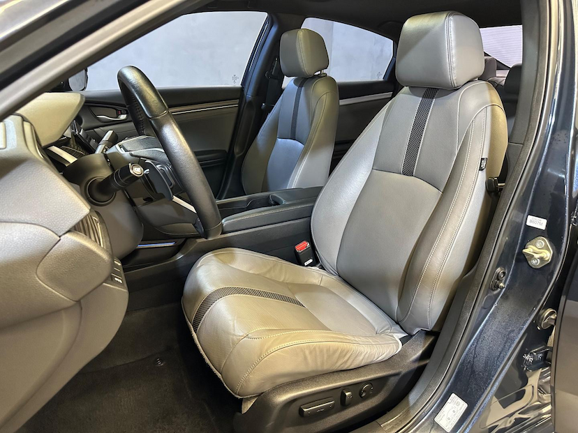 Foto do veículo HONDA CIVIC  TOURING CVT 2020 108.784 KM 142.900,00