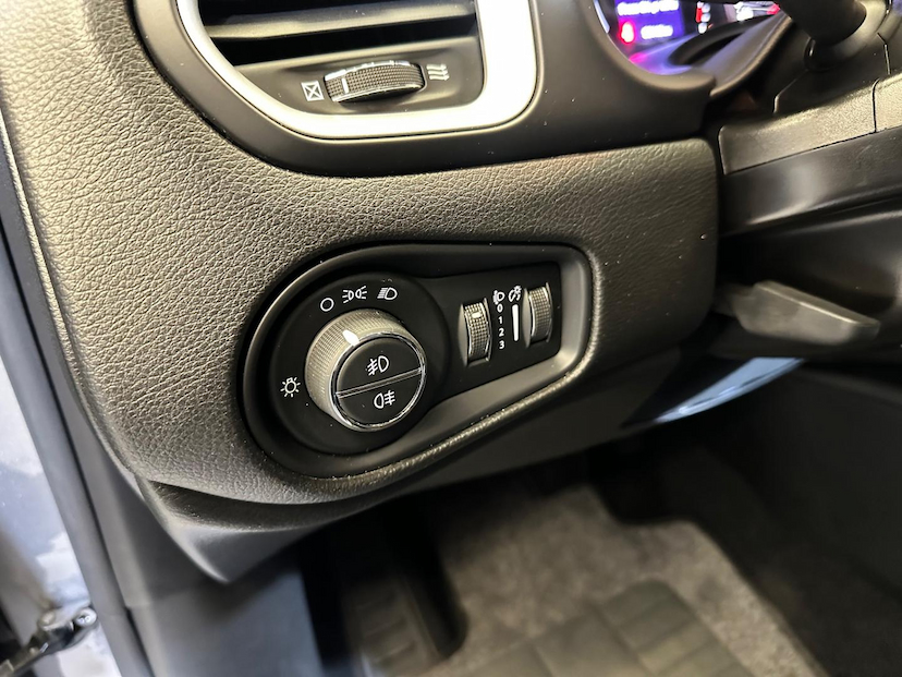 Foto do veículo JEEP RENEGADE  LNGTD AT 2019 99.112 KM 74.900,00