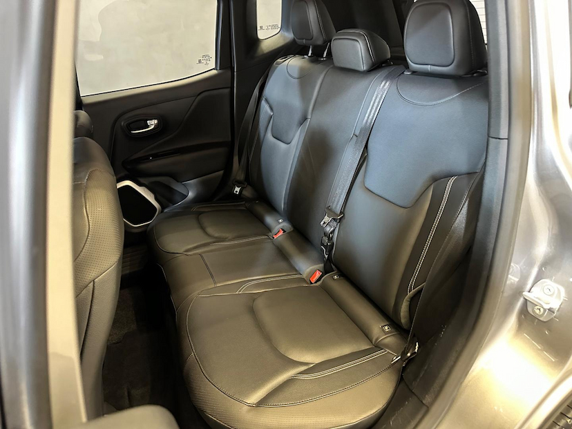 Foto do veículo JEEP RENEGADE  LNGTD AT 2019 99.112 KM 74.900,00