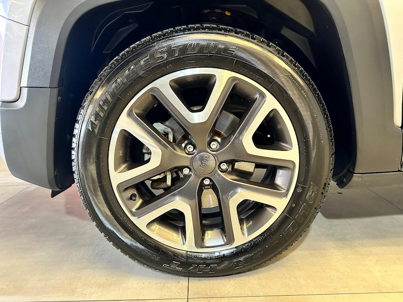 Foto do veículo JEEP RENEGADE  LNGTD AT 2019 99.112 KM 74.900,00
