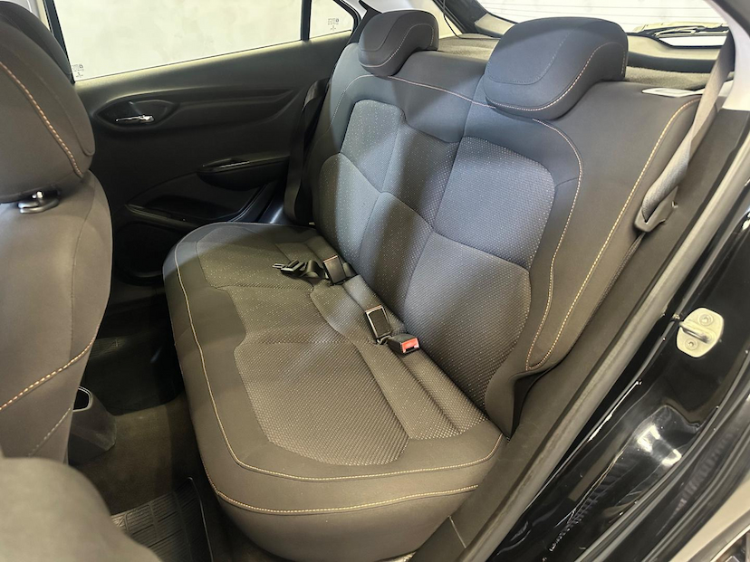 Foto do veículo CHEVROLET ONIX  1.4MT LTZ 2014 140.500 KM 49.900,00