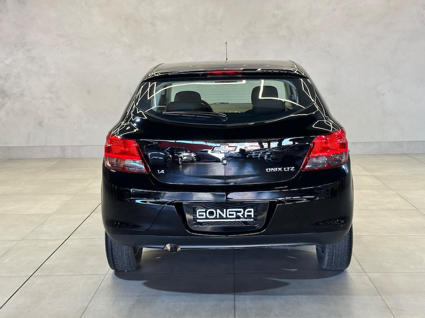Foto do veículo CHEVROLET ONIX  1.4MT LTZ 2014 140.500 KM 49.900,00