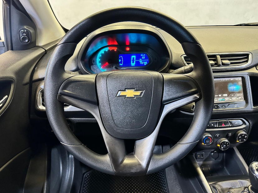 Foto do veículo CHEVROLET ONIX  1.4MT LTZ 2014 140.500 KM 49.900,00