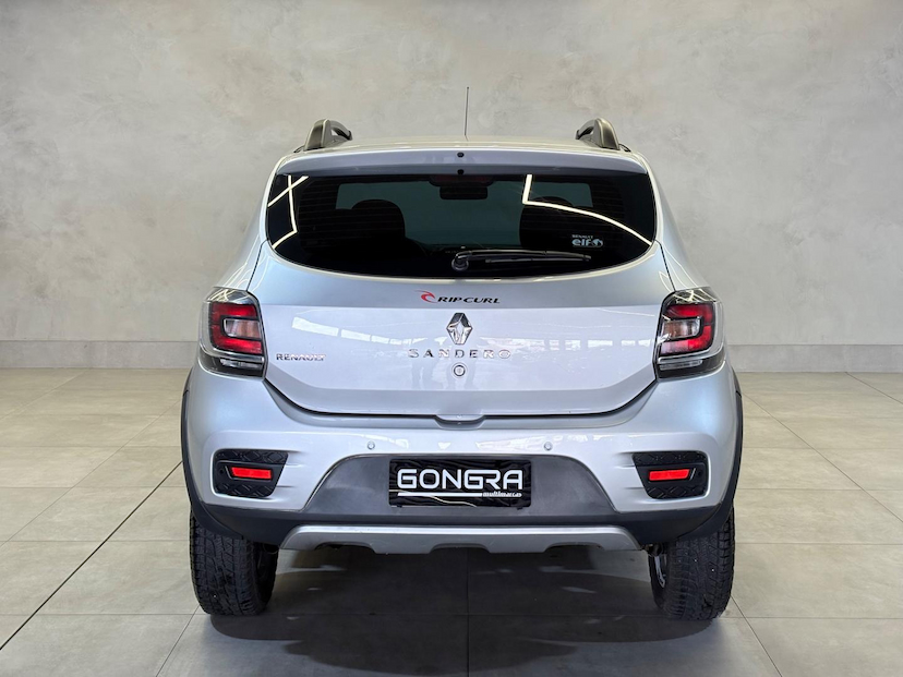 Foto do veículo RENAULT SANDERO  1.6 SL STEPWAY RIP CURL 16V FLEX 4P MANUAL 2017 102.325 KM 52.900,00