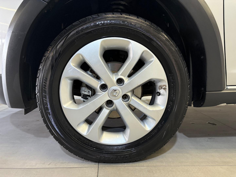 Foto do veículo RENAULT SANDERO  1.6 SL STEPWAY RIP CURL 16V FLEX 4P MANUAL 2017 102.325 KM 52.900,00