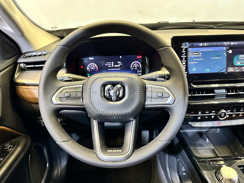 Foto do veículo RAM RAMPAGE  LARAMIE 2.0 GAS 2024 20.238 KM 212.900,00