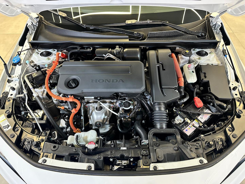 Foto do veículo HONDA CIVIC  SED.TOURING 2.0 16V AUT. (HÍBRIDO) 2024 17.749 KM 219.900,00