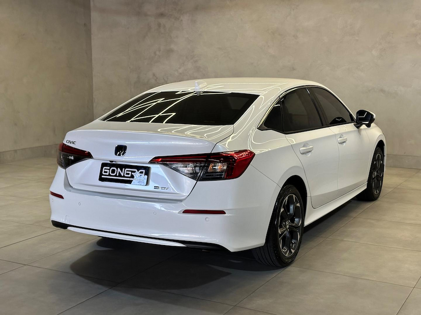 Foto do veículo HONDA CIVIC  SED.TOURING 2.0 16V AUT. (HÍBRIDO) 2024 17.749 KM 219.900,00