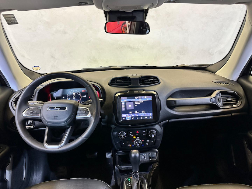 Foto do veículo JEEP RENEGADE  LONGITUDE T270 1.3 TB 4X2 FLEX AUT 2023 68.280 KM 99.900,00