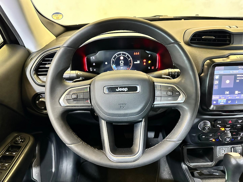 Foto do veículo JEEP RENEGADE  LONGITUDE T270 1.3 TB 4X2 FLEX AUT 2023 68.280 KM 99.900,00