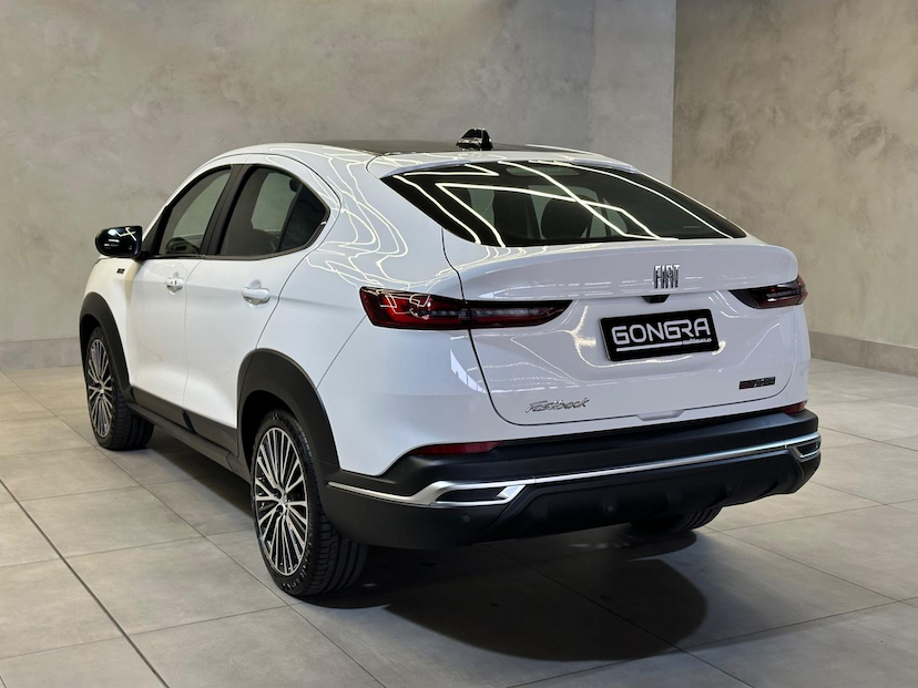 Foto do veículo FIAT FASTBACK  TURBO 270 2024 1.212 KM 132.900,00