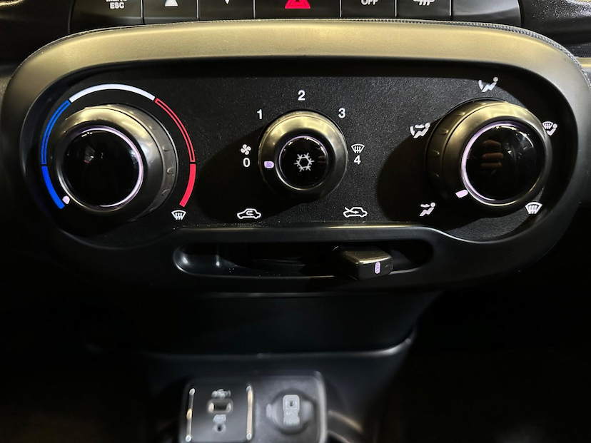 Foto do veículo FIAT MOBI  TREKKING 1.0MT 2025 3.396 KM 69.900,00