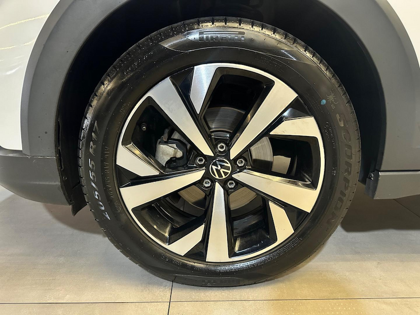 Foto do veículo VOLKSWAGEN NIVUS  1.0 200 TSI HIGHLINE 2023 28.820 KM 119.900,00