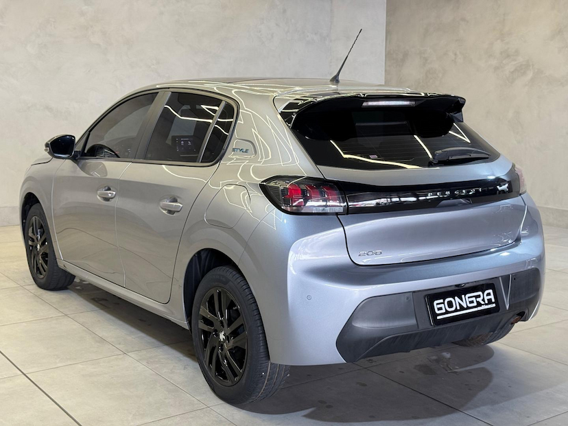 Foto do veículo PEUGEOT 208  STYLE MT 2024 15.594 KM 84.900,00