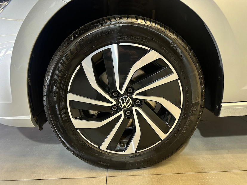 Foto do veículo VOLKSWAGEN POLO  HIGHLINE TSI 1.0 FLEX 12V AUT 2023 28.472 KM 99.900,00