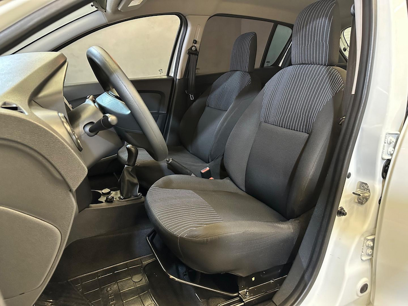 Foto do veículo RENAULT SANDERO  AUTHENTIC 1.0 12V 2018 105.443 KM 42.900,00