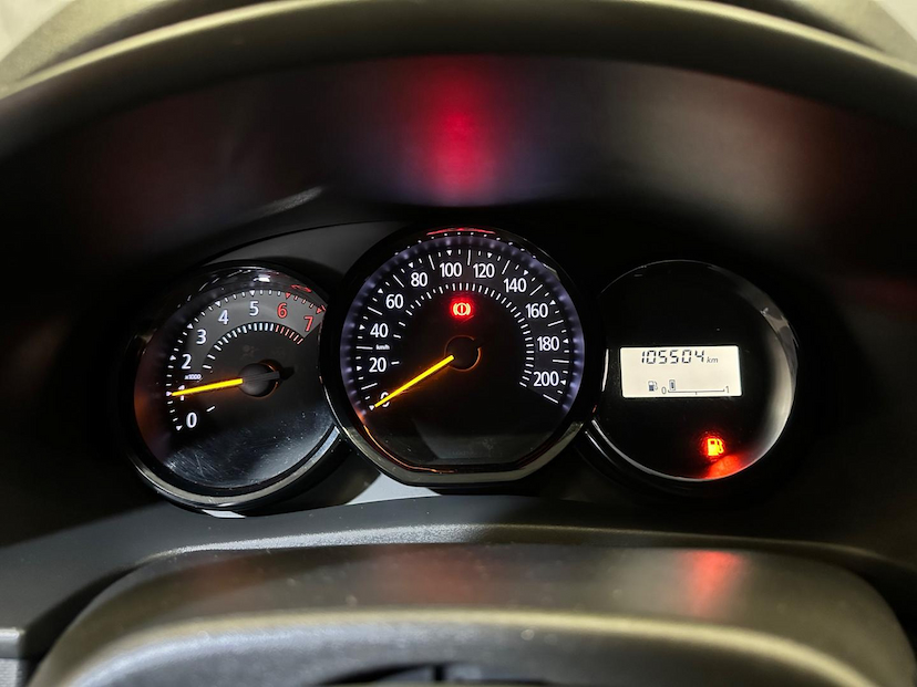 Foto do veículo RENAULT SANDERO  AUTHENTIC 1.0 12V 2018 105.443 KM 42.900,00