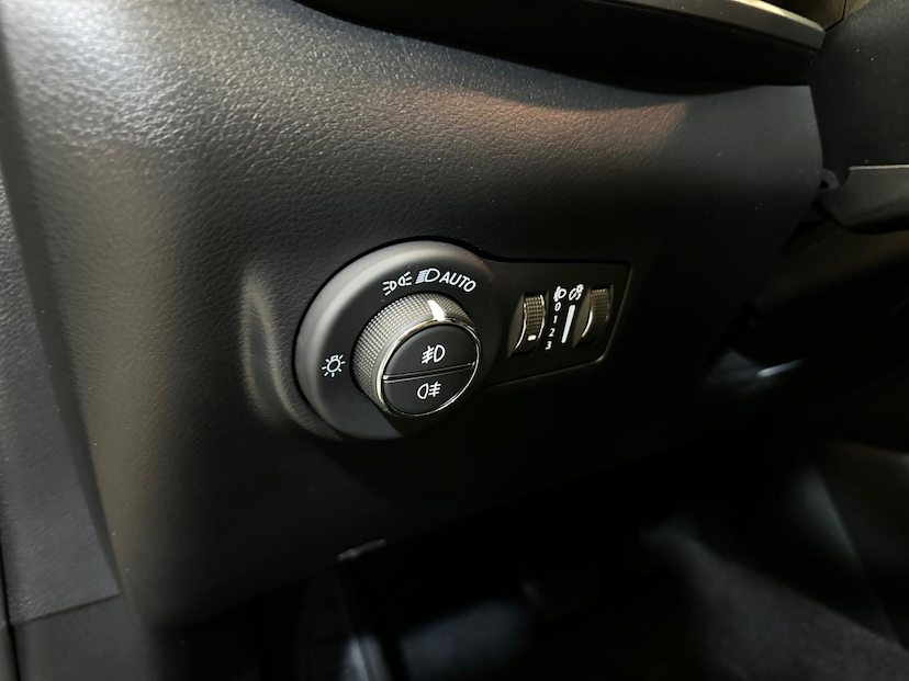 Foto do veículo JEEP COMPASS  LONG TF 2022 20.150 KM 134.900,00
