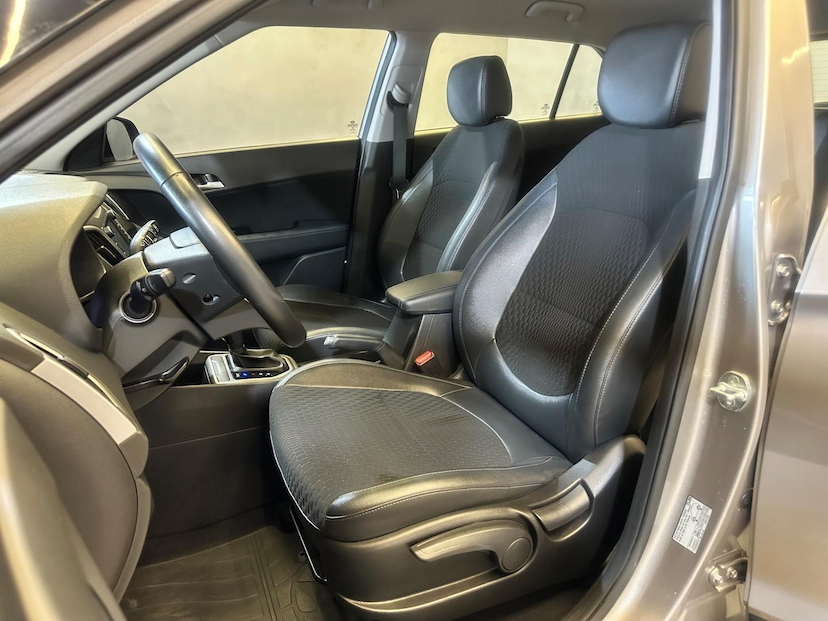 Foto do veículo HYUNDAI CRETA  1.6AT SMART PLUS 2021 53.941 KM 96.900,00