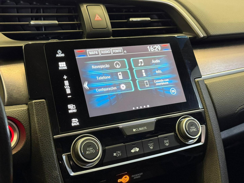Foto do veículo HONDA CIVIC  TOURING CVT 2019 67.061 KM 138.900,00