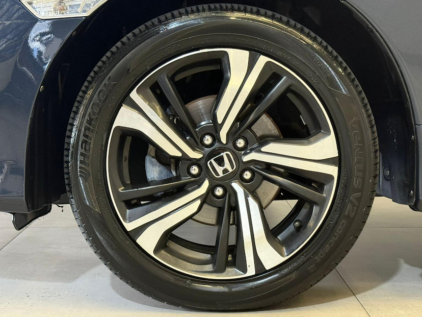 Foto do veículo HONDA CIVIC  TOURING CVT 2019 67.061 KM 138.900,00