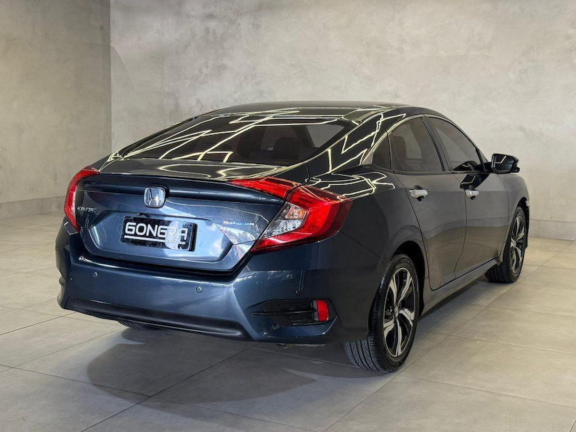 Foto do veículo HONDA CIVIC  TOURING CVT 2019 67.061 KM 138.900,00
