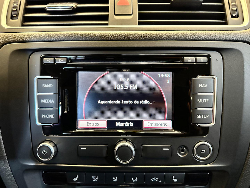 Foto do veículo VOLKSWAGEN JETTA  2.0T 2014 101.865 KM 81.900,00