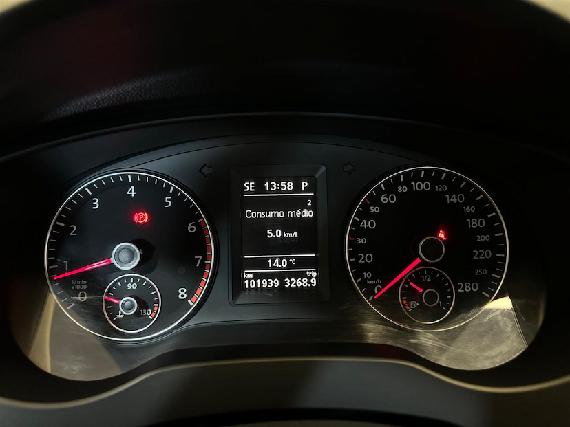 Foto do veículo VOLKSWAGEN JETTA  2.0T 2014 101.865 KM 81.900,00