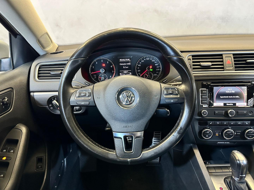 Foto do veículo VOLKSWAGEN JETTA  2.0T 2014 101.865 KM 81.900,00