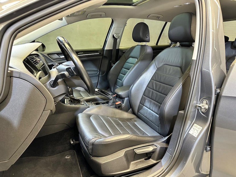 Foto do veículo VOLKSWAGEN GOLF  HIGHLINE AB 2017 82.572 KM 110.900,00