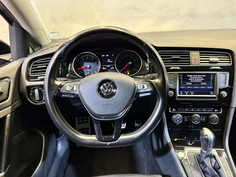 Foto do veículo VOLKSWAGEN GOLF  HIGHLINE AB 2017 82.572 KM 110.900,00